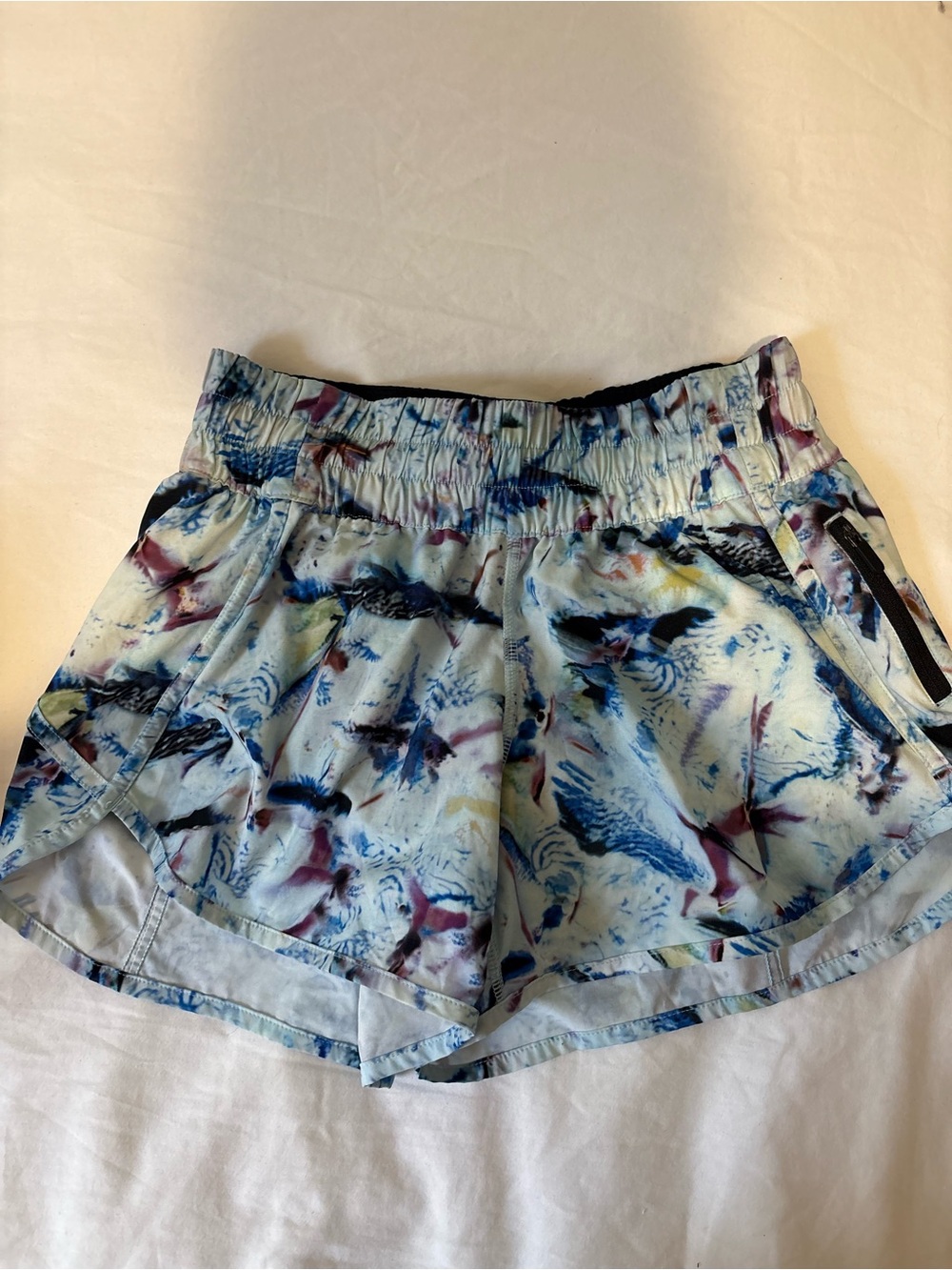 lululemon athletica Light Blue Feather-Print Athletic Shorts 3in